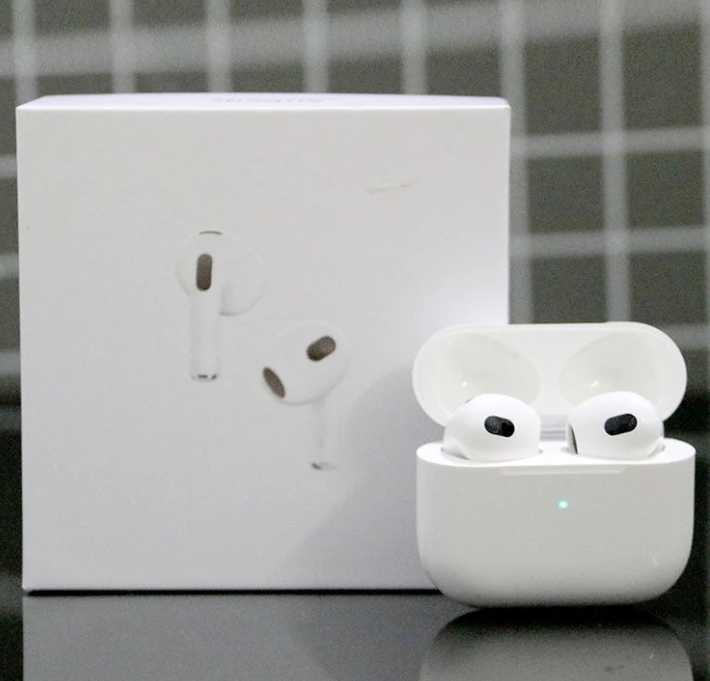 Premium Bluetooth Pods – Stable Connection, Deep Bass & Comfortable Fit