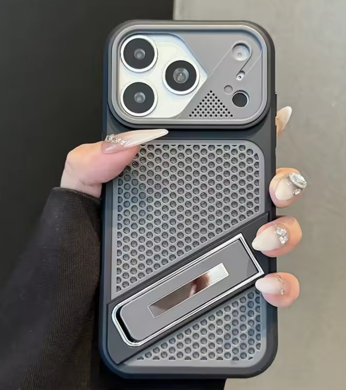 🛡️❄️ Honeycomb Protective iPhone Case | Cooling Design & Detachable Lens